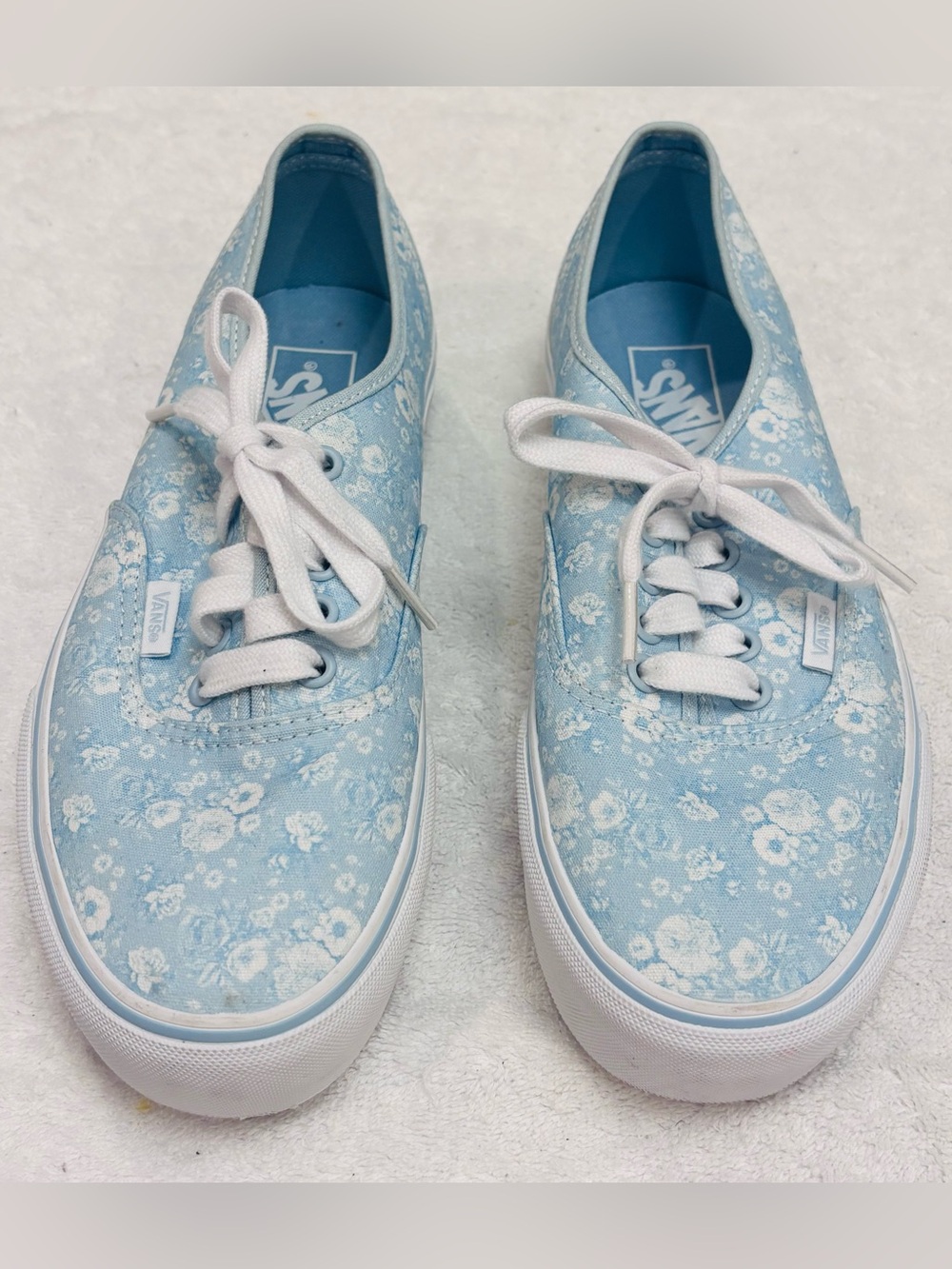 Almost Brand New Vans Platform Blue Floral Lace Up Women’s Size 9 - box 18A